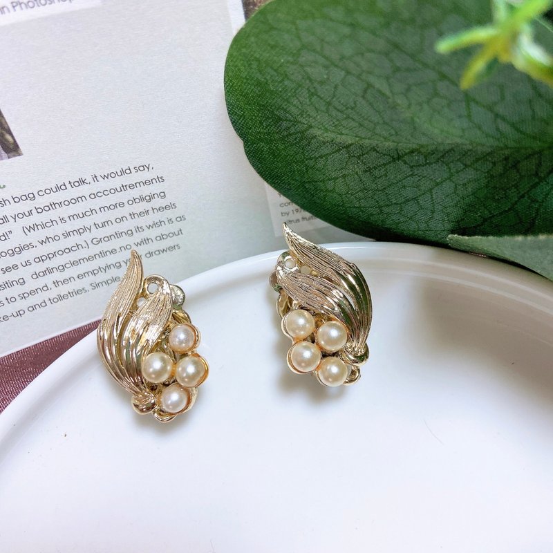 【西洋古董饰品】Lisner 精美雅致掐丝花果实曲线珍珠感 耳环耳夹 - 耳环/耳夹 - 贵金属 金色