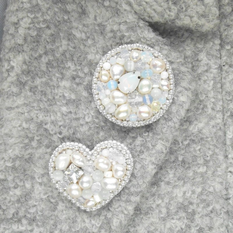 白色胸针套装 心形和圆形胸针 珍珠胸针 刺绣 - 胸针 - 玻璃 银色