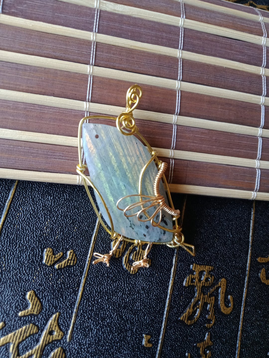 佚名山河。项链。胖啾。拉长石。金属编织。附仿皮绳 - 项链 - 半宝石 银色