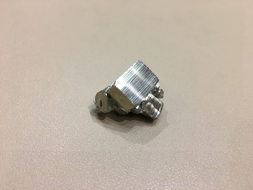 秘鲁黄铁矿原石摆件 ( 2 ) - 金黄色的能量有聚财的功能 - 摆饰 - 水晶 