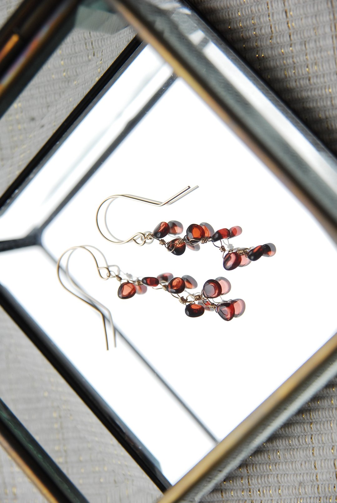 Small garnet earrings 14kgf - 耳环/耳夹 - 半宝石 红色