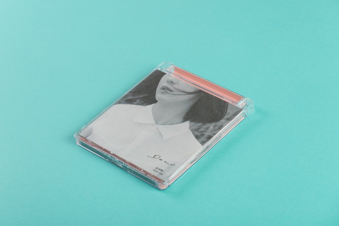 三刷预购 甜约翰 Sweet John 首张专辑 Dear 三版海报略有不同 - 音乐专辑 - 纸 粉红色