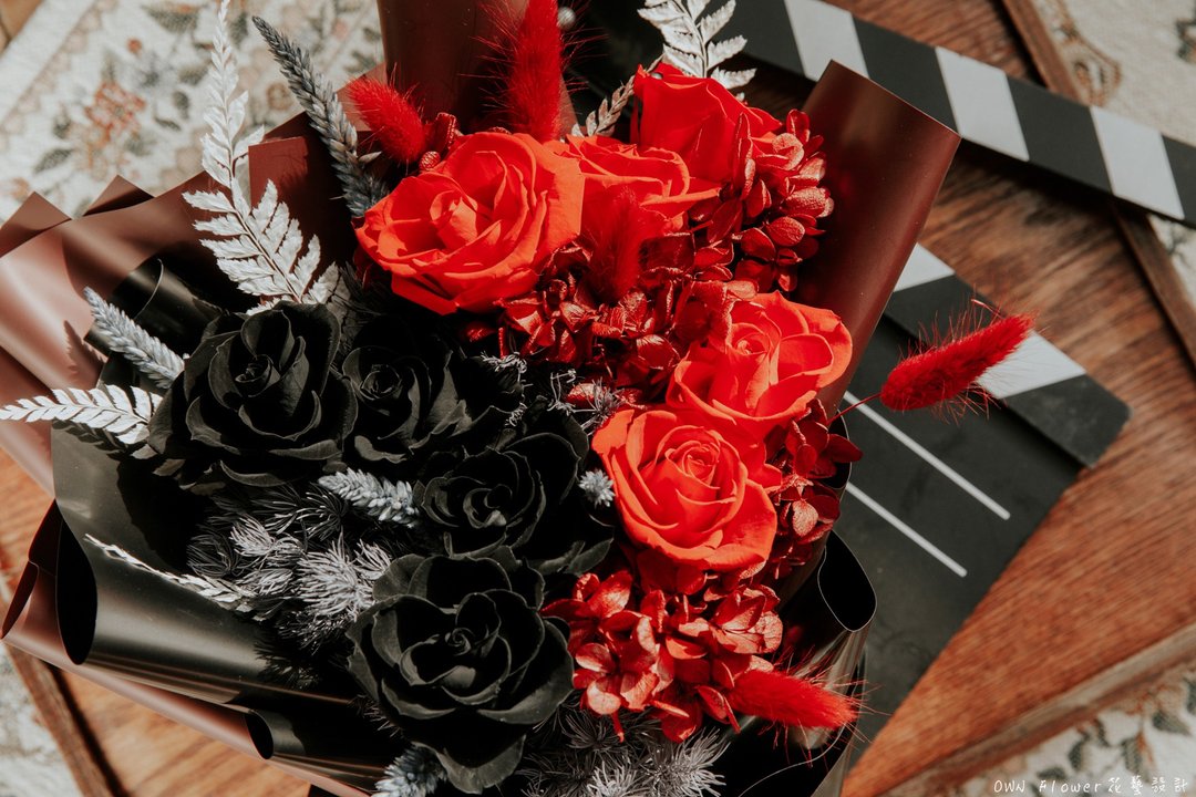 撞色花束/黑玫瑰花束/红玫瑰花束/不凋花花束/永生花花束/不凋花 - 干燥花/捧花 - 植物．花 黑色