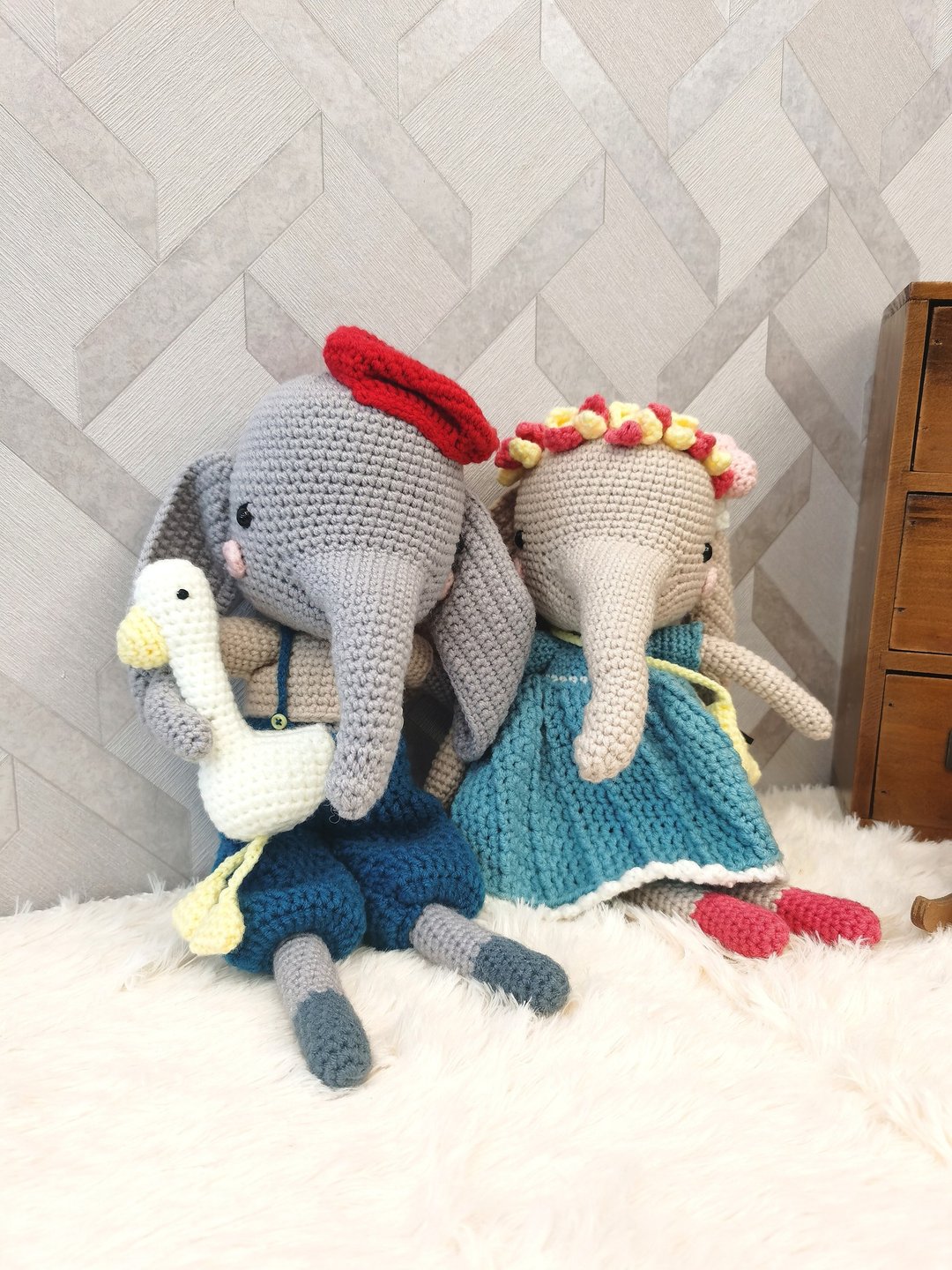 Crochet Elephant Couple - 玩偶/公仔 - 棉．麻 多色
