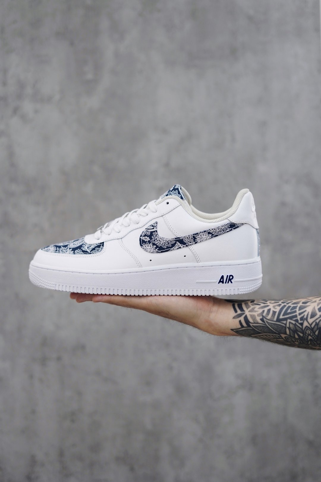 手造定制蓝染腰果花拼布Nike Air Force 1 - 男款休闲鞋 - 真皮 