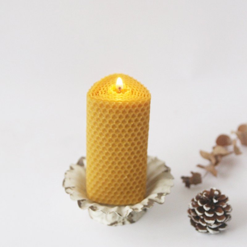 4楼公寓 | 手感蜂蜡蜡烛【中三角卷】 - 蜡烛/烛台 - 植物．花 金色