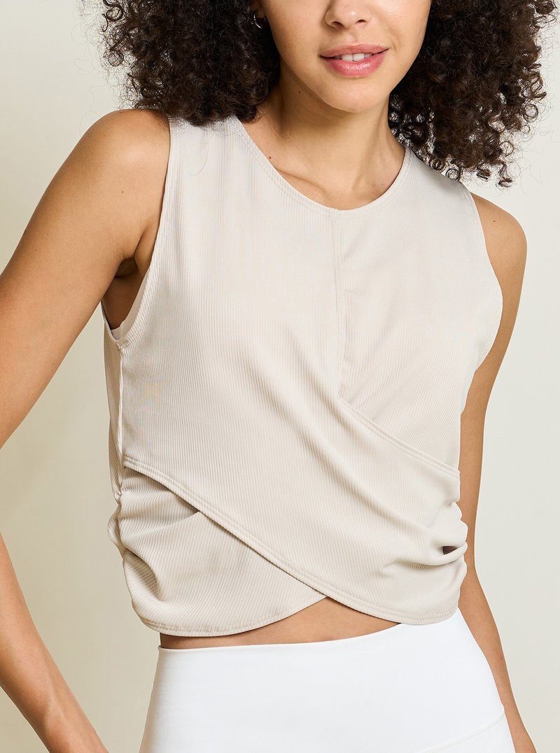 【S2N】WE CAN FLY 交叉侧抽褶无袖罩衫_Nude T251 - 女装瑜珈服 - 尼龙 