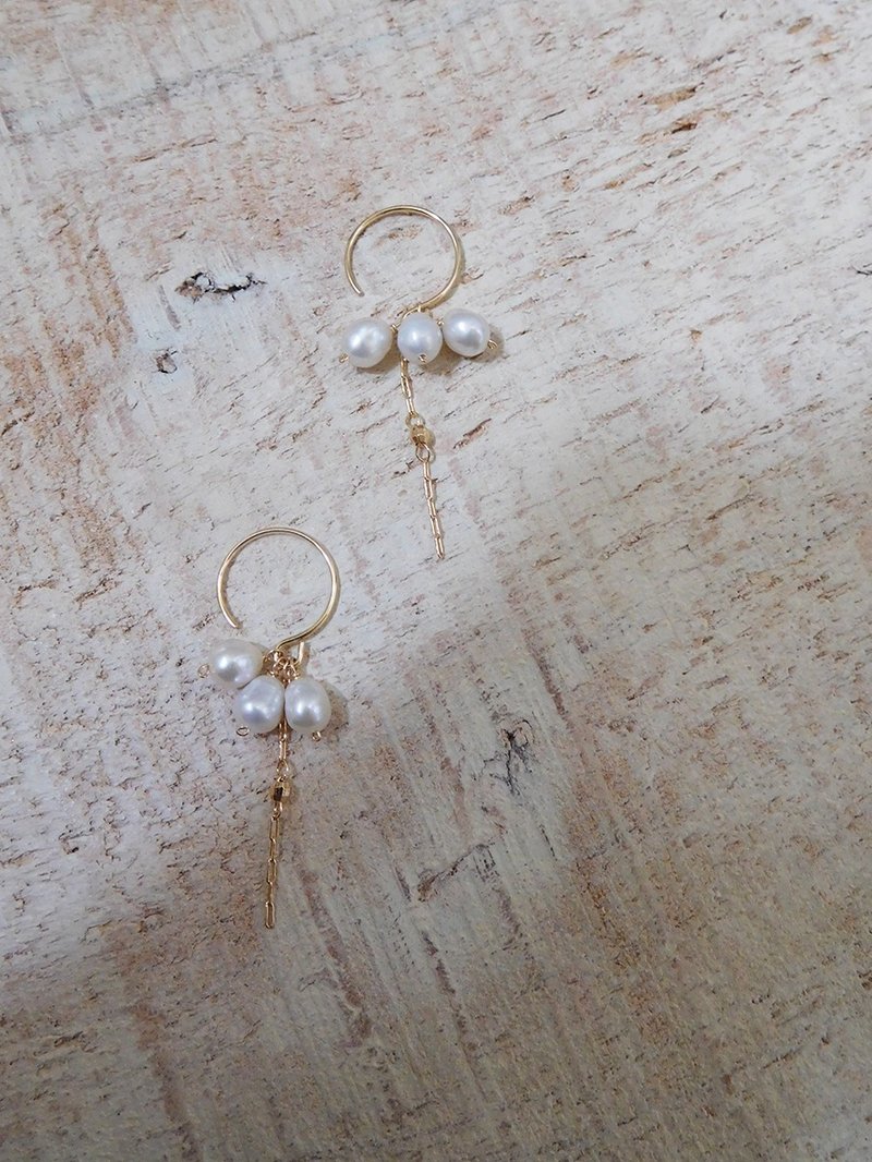 包 14k 金水滴型珍珠流苏耳环 可改夹 - 耳环/耳夹 - 其他材质 金色