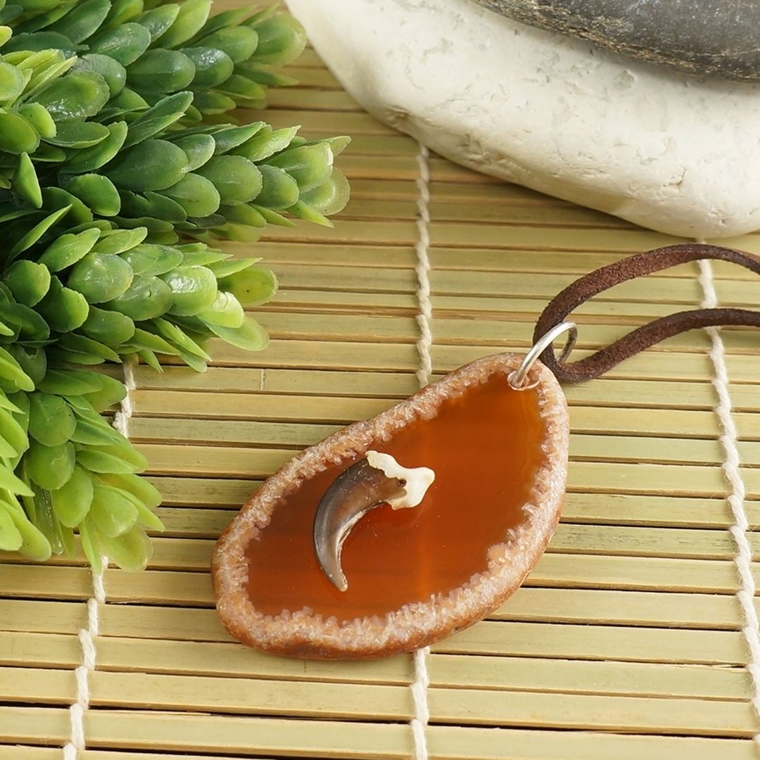 狼爪守护红玛瑙切片吊坠项链 男士饰品 - 项链 - 半宝石 咖啡色