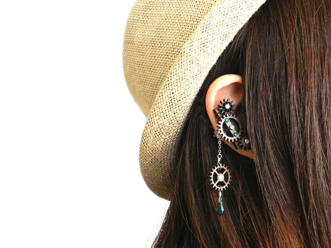 Rotating gear / rotating ear cuff - 耳环/耳夹 - 木头 咖啡色