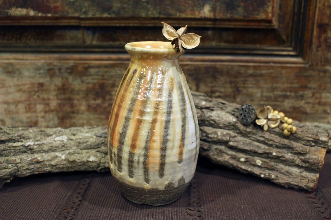 柴烧 | 流线花器/清酒瓶 A款 - 花瓶/陶器 - 陶 卡其色