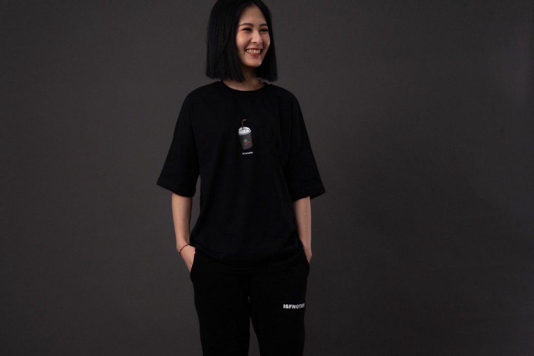 Slurpee 思乐冰 奶昔 饮料 Oversized T-Shirt - 女装 T 恤 - 棉．麻 黑色