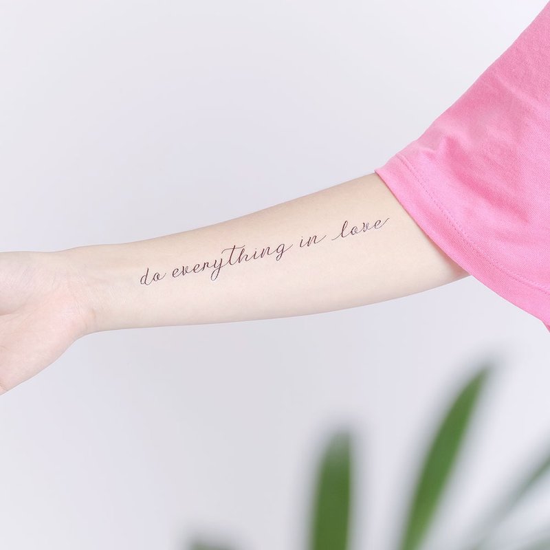 刺青纹身贴纸 / 文字书写 Surprise Tattoos - 纹身贴 - 纸 黑色