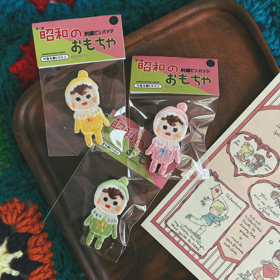 刺绣烫贴/别针 | 昭和玩具 -洋娃娃 | Littdlework - 徽章/别针 - 绣线 多色