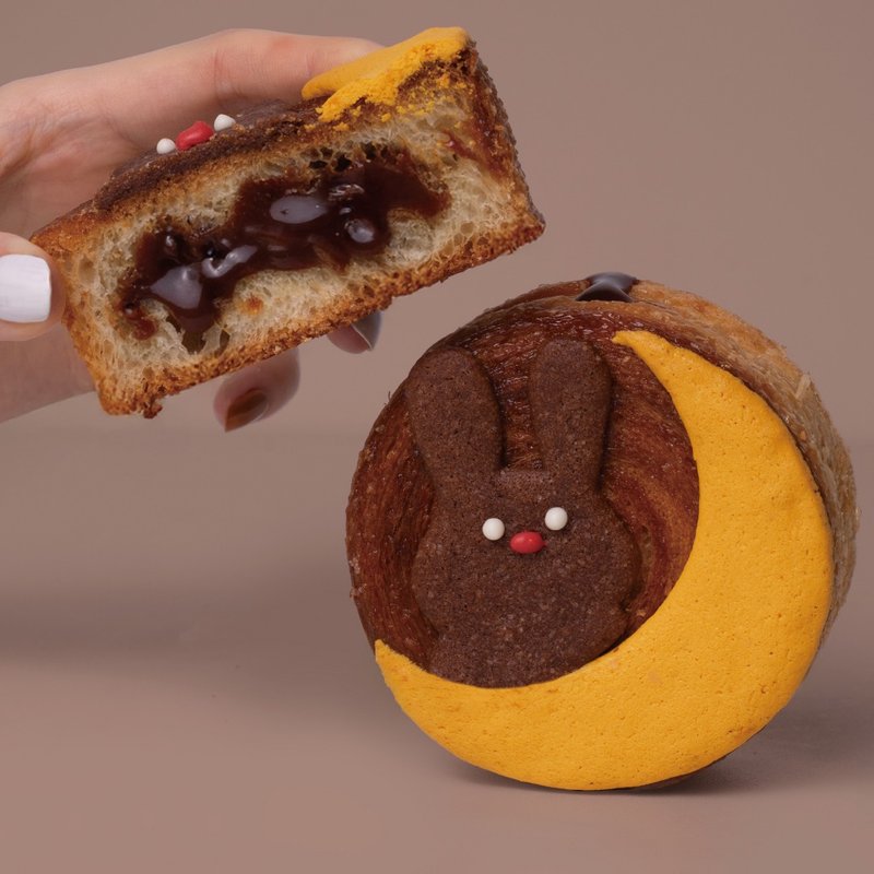 【冷冻包装/寄送店取】中秋限定礼盒预购 兔兔奔月软饼干圆可颂 - 零食/点心 - 新鲜食材 黄色