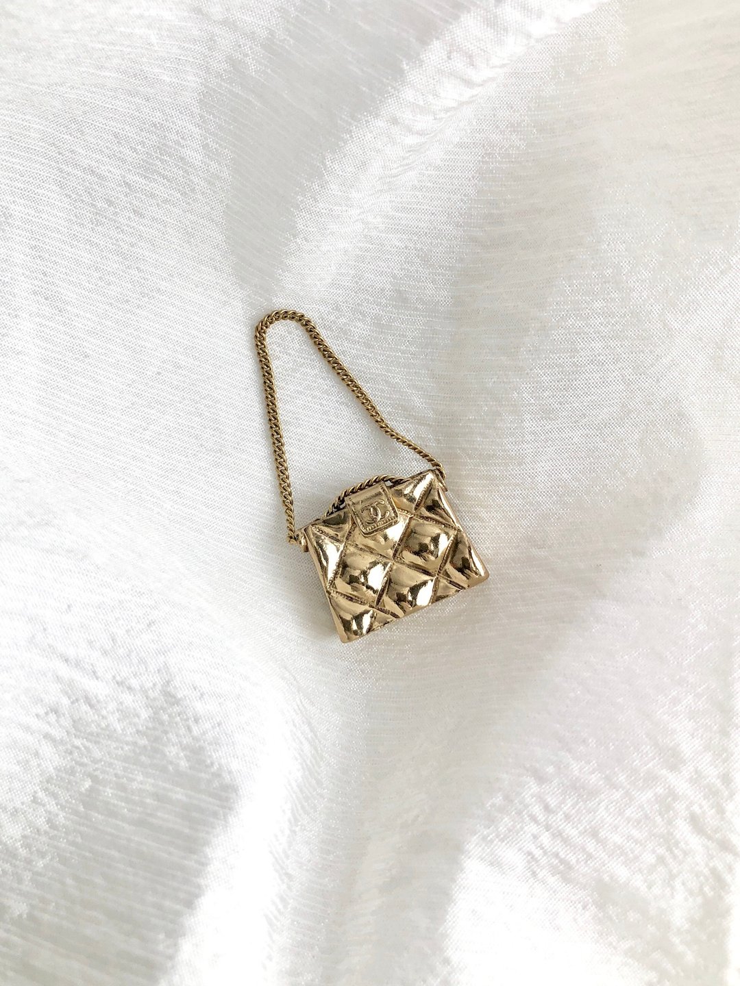 【 日本直送 名牌中古包 】CHANEL 香奈儿 胸针 金色 菱格纹 双C logo vintage 古董 stizpw - 胸针 - 其他材质 金色