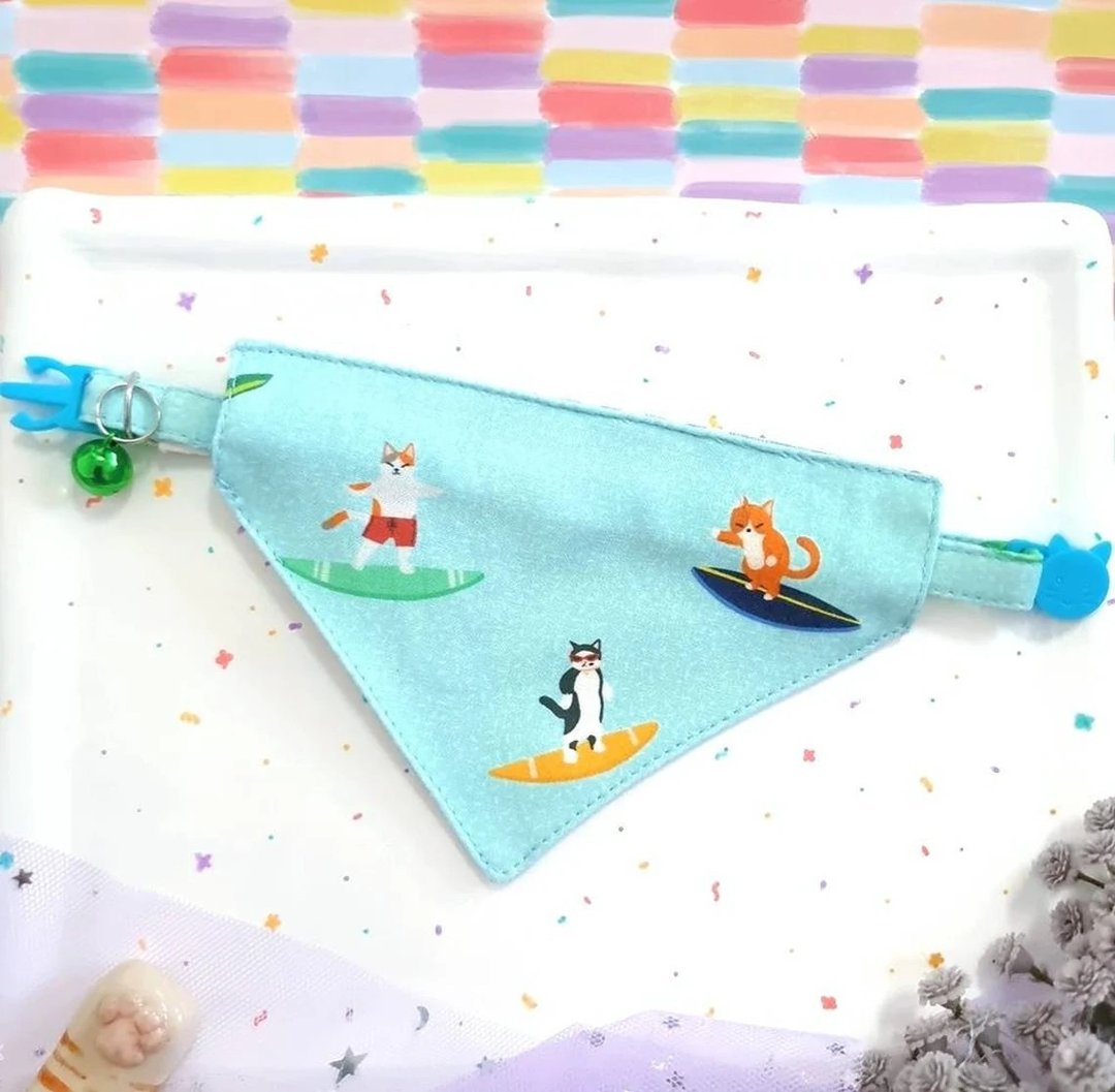 Surfing cat  Bandana Cat Collar with Breakaway Safety Buckle - 项圈/牵绳 - 棉 蓝色