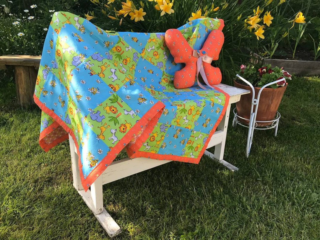 African Animals Patchwork Baby Blanket/ Welcome Baby Gift/ Receiving Blanket - 婴儿饰品 - 棉．麻 多色