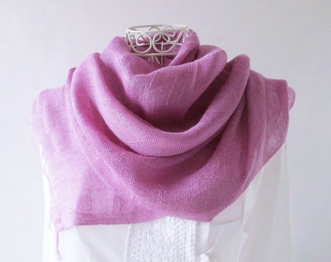 Plant dyeing, gentle touch, rayon, large-format long stole, Suho dyeing - 围巾/披肩 - 丝．绢 粉红色