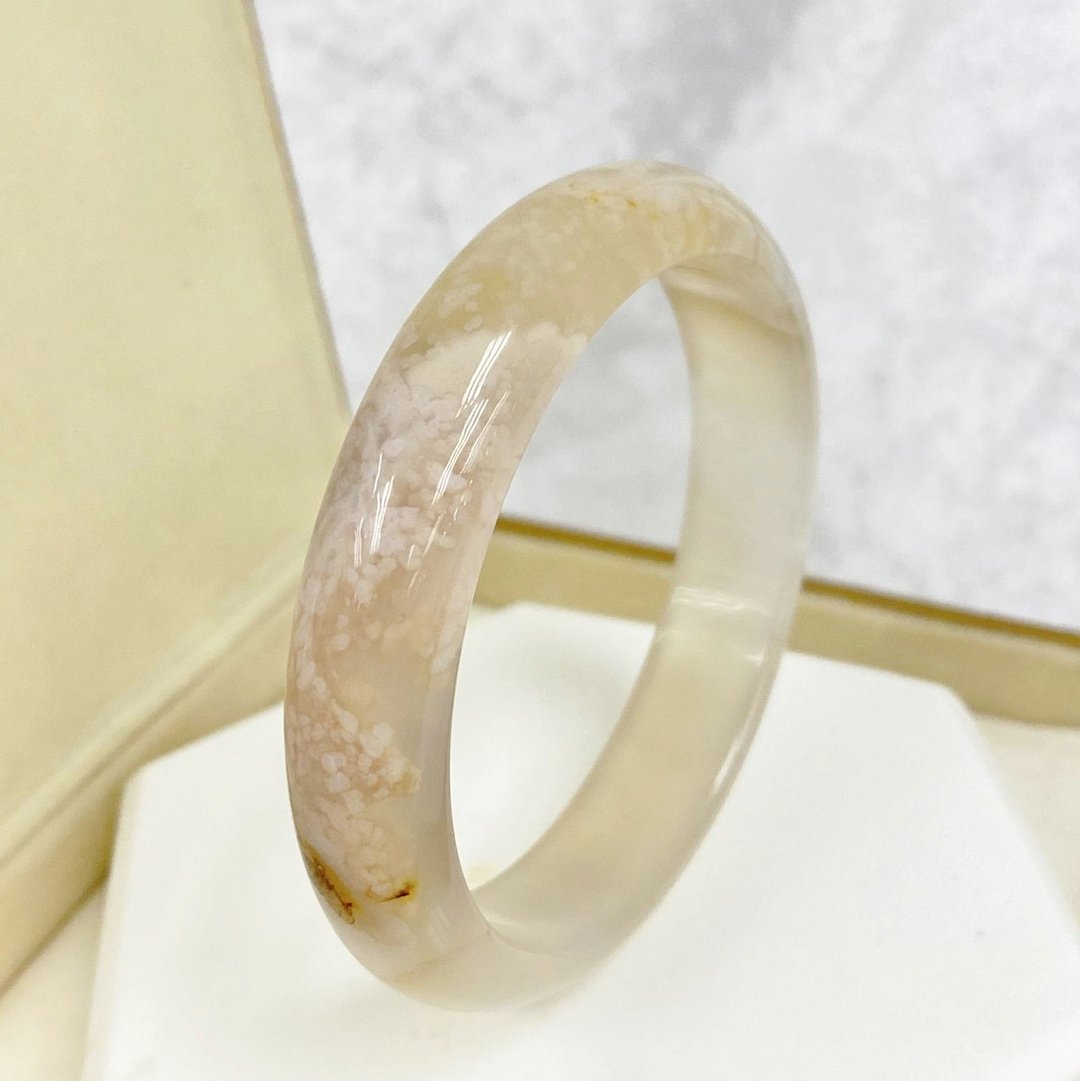 Edith & Jaz • 樱花玛瑙手镯Ø53mm (D) - 手链/手环 - 宝石 白色