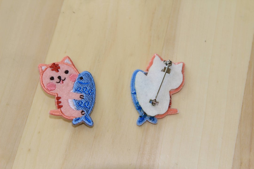 钓到大鱼粉红猫美杜纱橘大傻等三件别针 - 其他 - 棉 粉红色