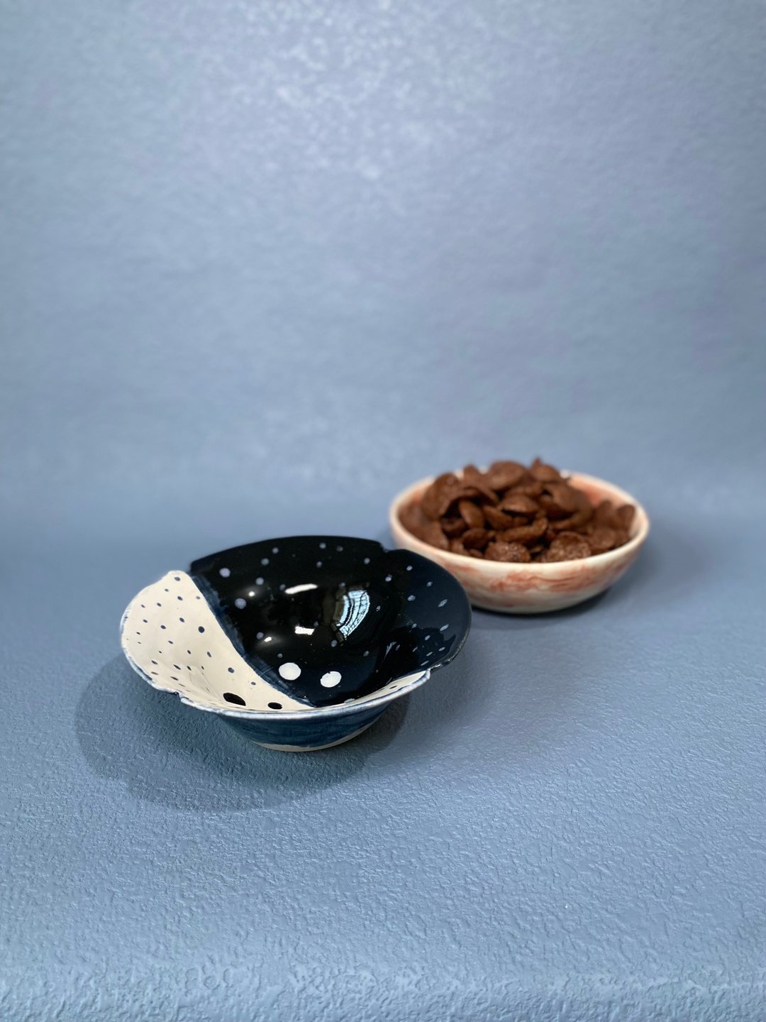 两仪日月 蓝色白色手作陶瓷碗 - 匠心独具系列 - 碗 - 陶 蓝色