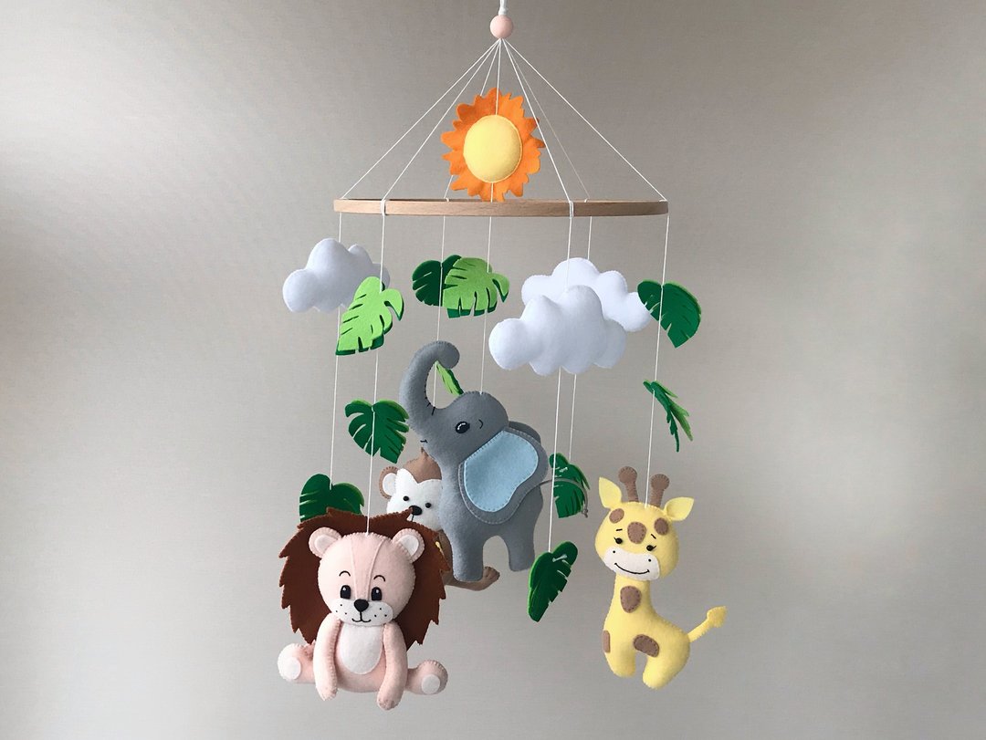 Safari mobile jungle nursery decor. Neutral mobile baby girl and boy - 玩具/玩偶 - 其他材质 多色