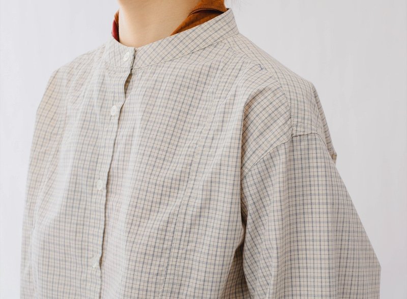 法式复古 绅士少女 立领寬鬆高支高密色织格纹棉质衬衫 - 女装上衣 - 棉．麻 白色