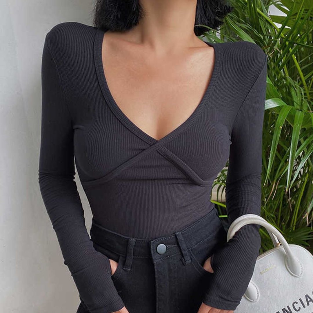 Black V Neck Long Sleeve Top - 女装上衣 - 聚酯纤维 黑色