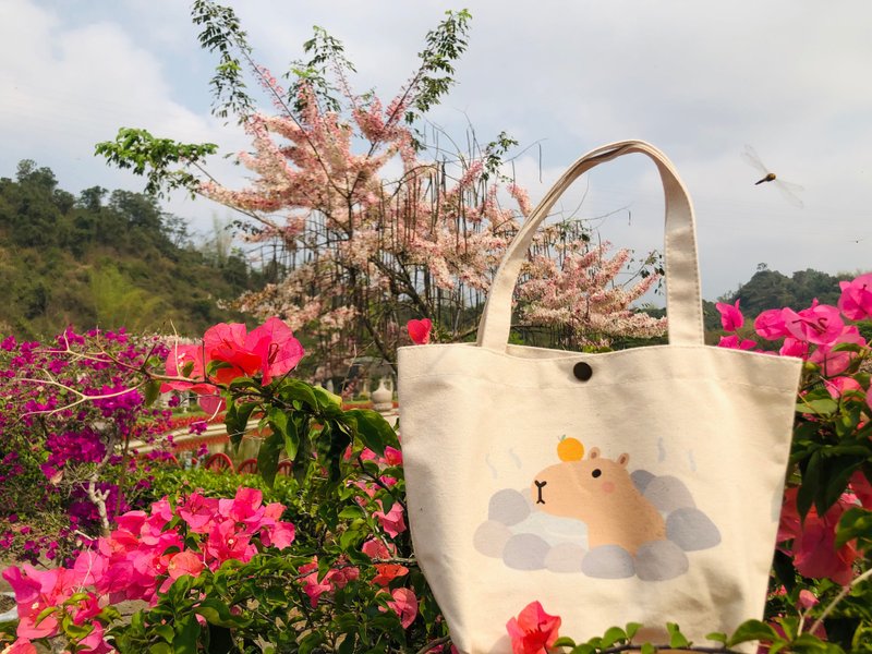 水豚 M size 环保提袋 帆布袋 托特包 - 手提包/手提袋 - 其他人造纤维 白色