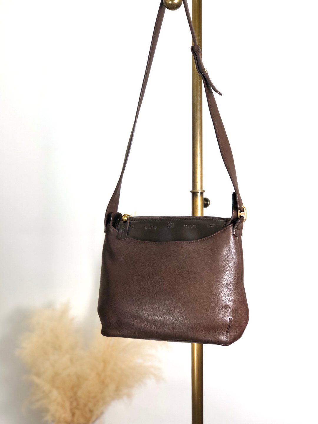 【日本直送 品牌二手包】LOEWE 单肩包棕标志 皮革 组合 皮革 复古 旧 fudn6n - 侧背包/斜挎包 - 真皮 咖啡色
