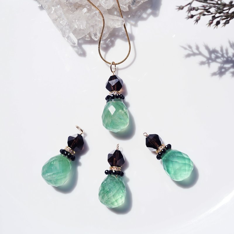 绿色萤石制成的香水瓶风项链・医疗级不锈钢伸缩调节链60cm - 项链 - 其他金属 绿色