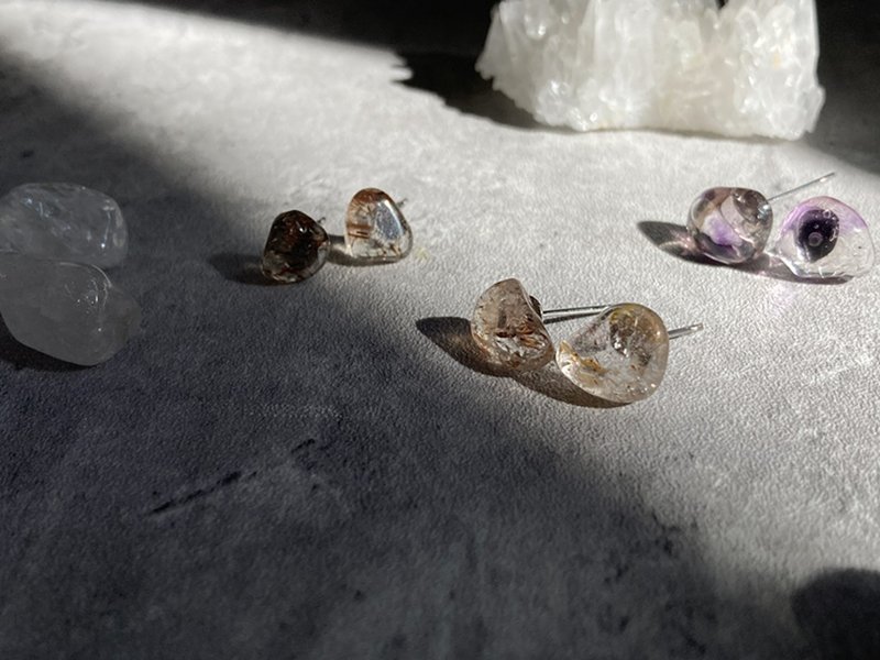 【紫超七。原石耳环】304钛钢耳针|随形天然石 - 耳环/耳夹 - 其他材质 紫色