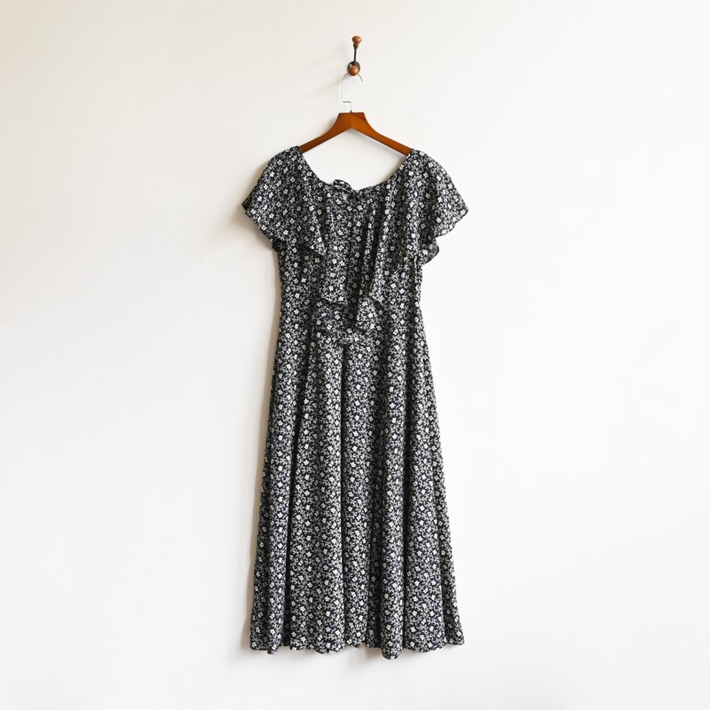 【蛋植物古着】荷叶飘领印花无袖古着洋装 - 洋装/连衣裙 - 其他人造纤维 黑色