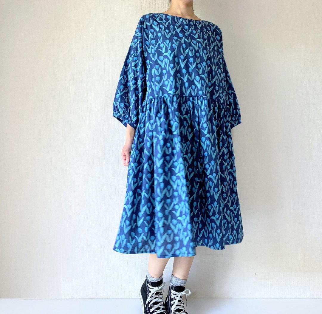 tulip　flowers　one-piece　dress - 洋装/连衣裙 - 棉．麻 蓝色