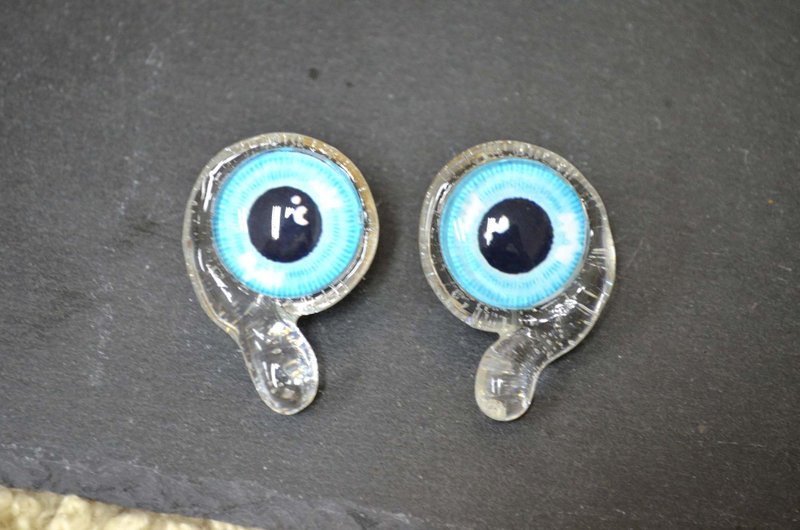 透明汽泡树脂眼睛水滴型耳夹 - 耳环/耳夹 - 塑料 透明