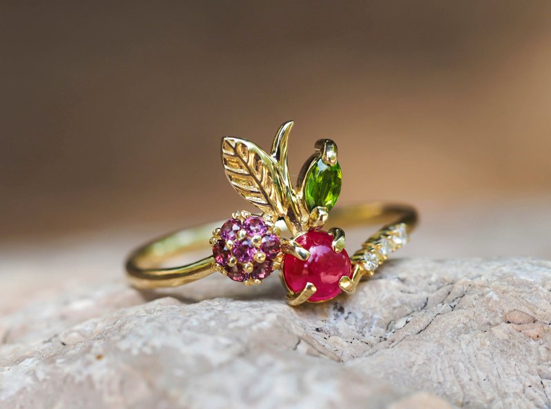 14k  gold ring with ruby, rose sapphires, tourmaline and diamonds. - 戒指 - 贵金属 金色