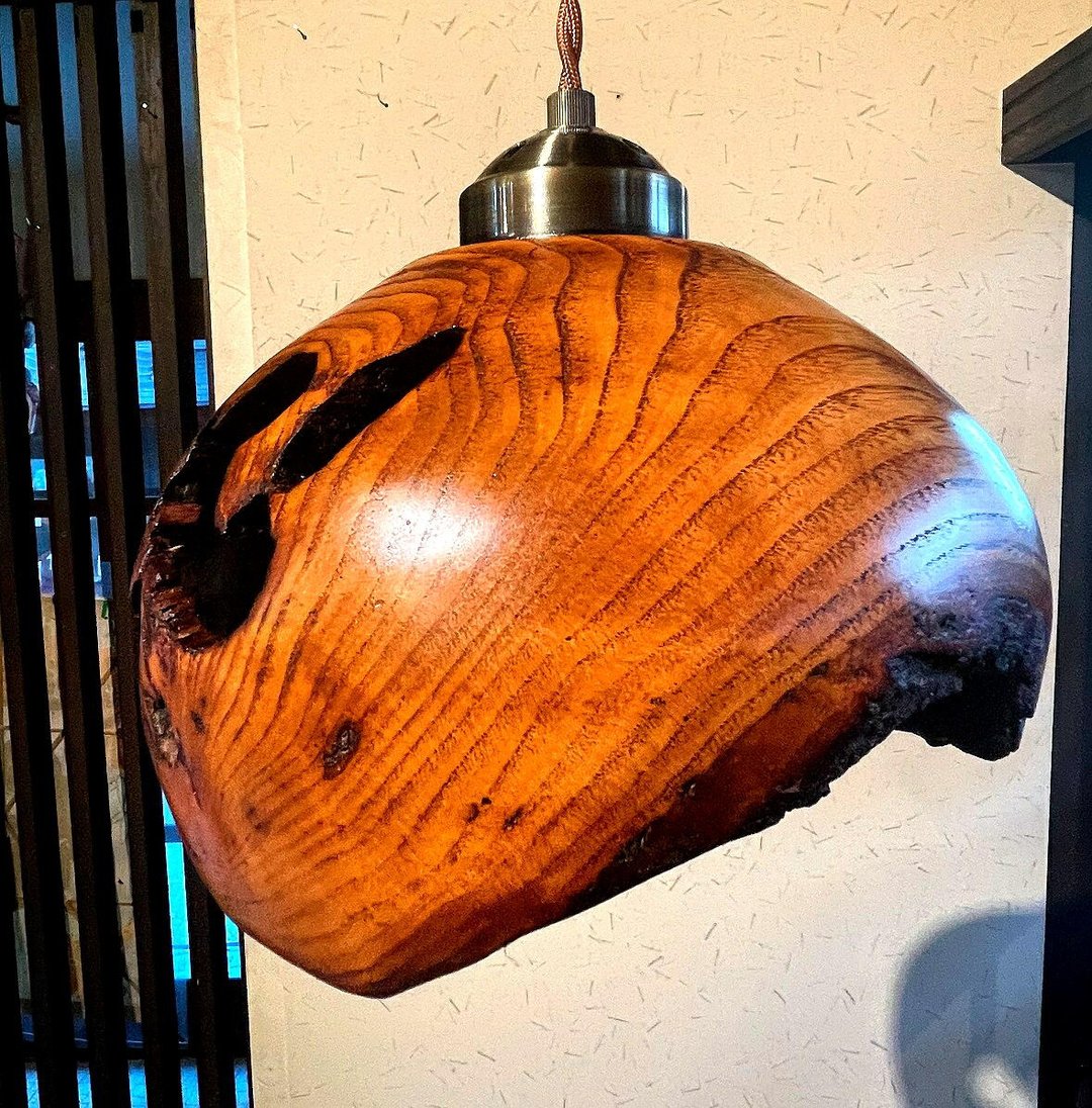Raw chestnut pendant light with cave, Lacquer Finish - 灯具/灯饰 - 木头 卡其色