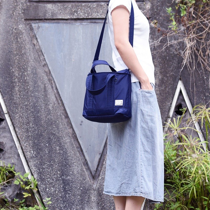 Boeffies Fantastic 柔感经典轻量2way托特包 - 海军蓝 TOTE BAG - 侧背包/斜挎包 - 聚酯纤维 蓝色