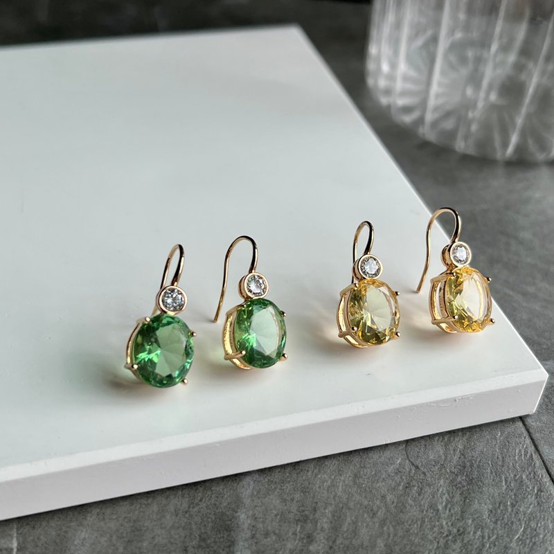 晶莹锆石椭钻耳环(共两色) - 耳环/耳夹 - 树脂 绿色