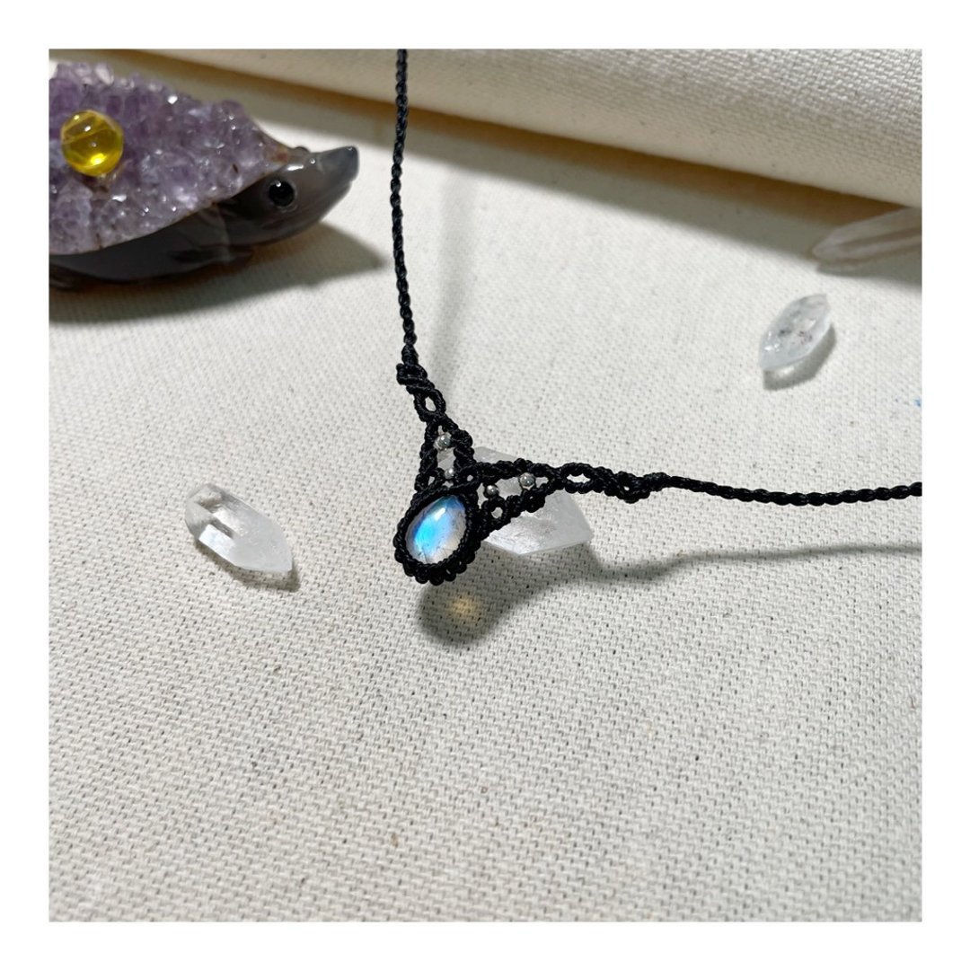 作品展示.蜡线编织迷你月光石锁骨链 - 项链 - 水晶 黑色