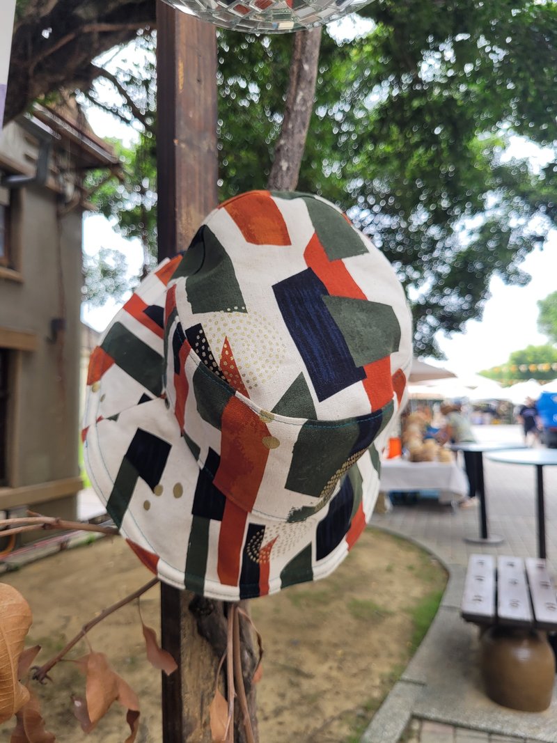 吱吱札札/手工双面渔夫帽-大艺术家-咖 - 帽子 - 棉．麻 红色