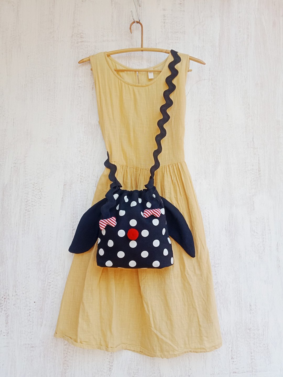兔小姐熊先生单肩包  (reversible bag & adjustable strap) - 侧背包/斜挎包 - 棉．麻 黑色