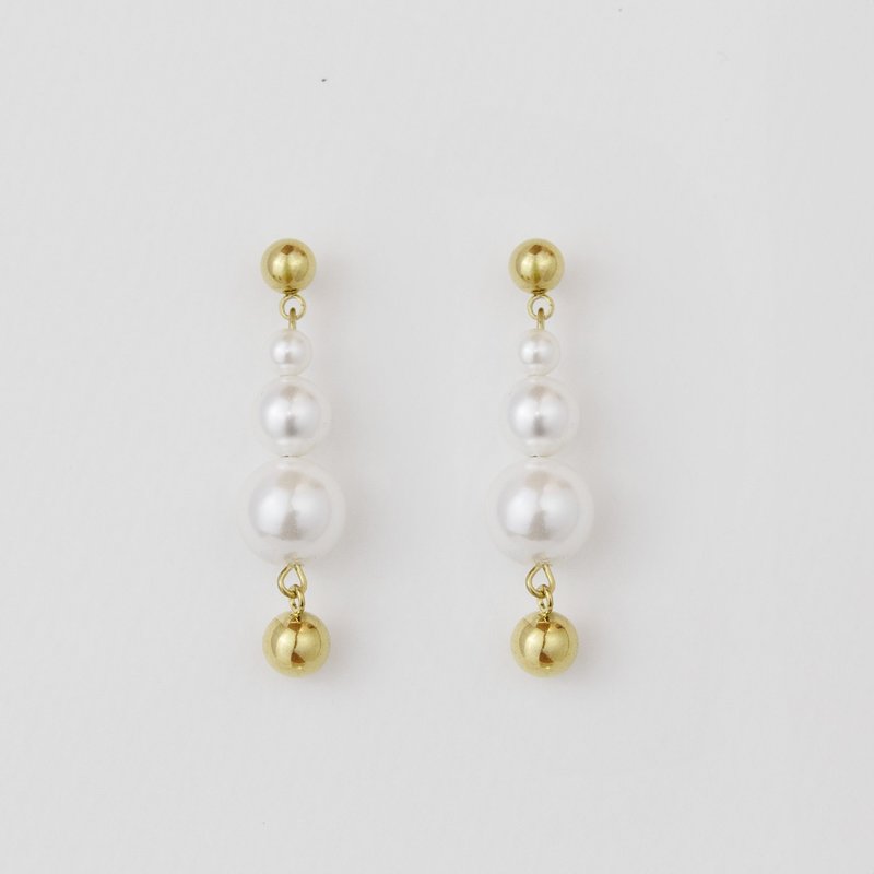 夏日维梅尔|垂坠圆球珍珠耳环 - 耳环/耳夹 - 其他金属 金色