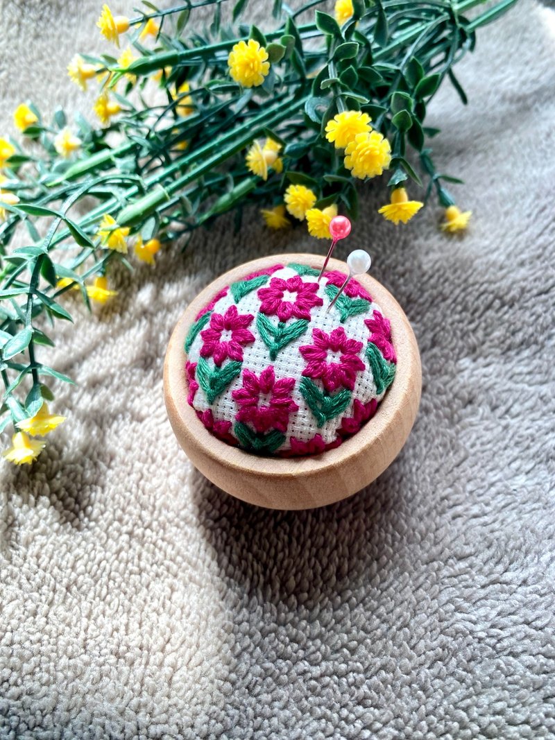 地刺刺绣针插 刺绣针收纳 摆设 紫红小花 - 收纳用品 - 棉．麻 紫色