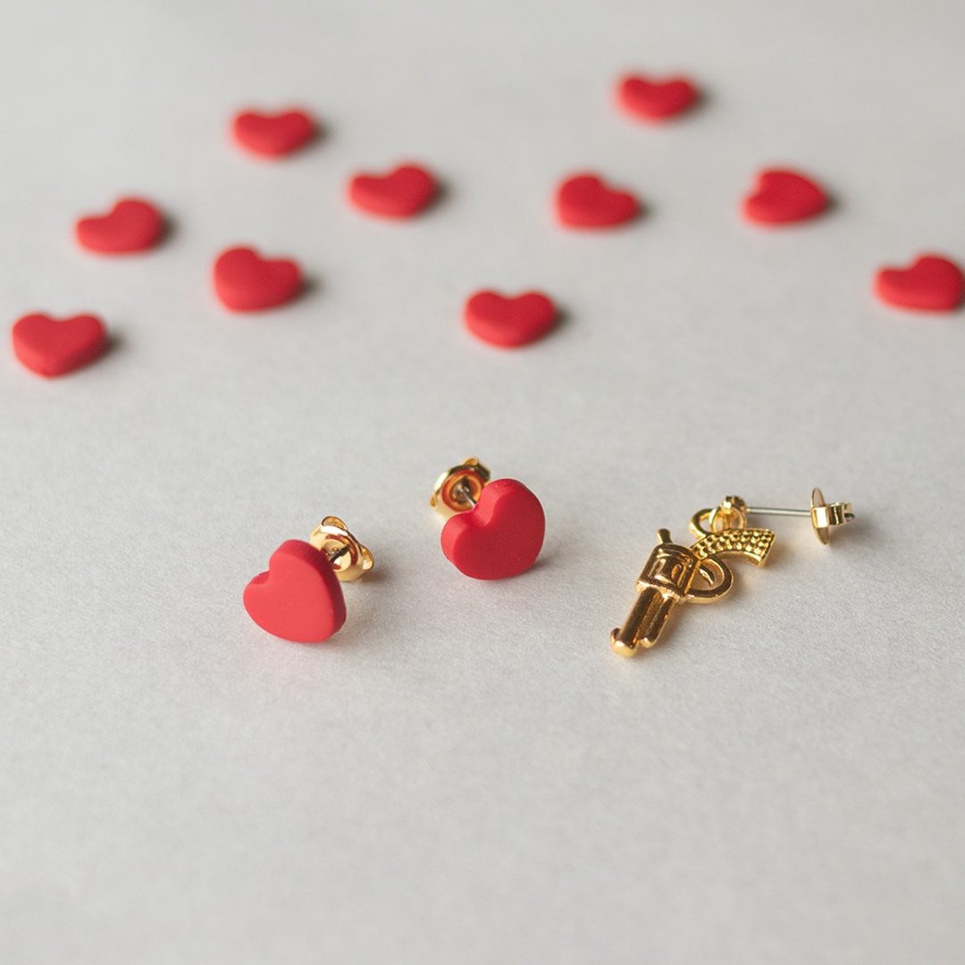 2way heart and pistol earrings - 耳环/耳夹 - 粘土 白色