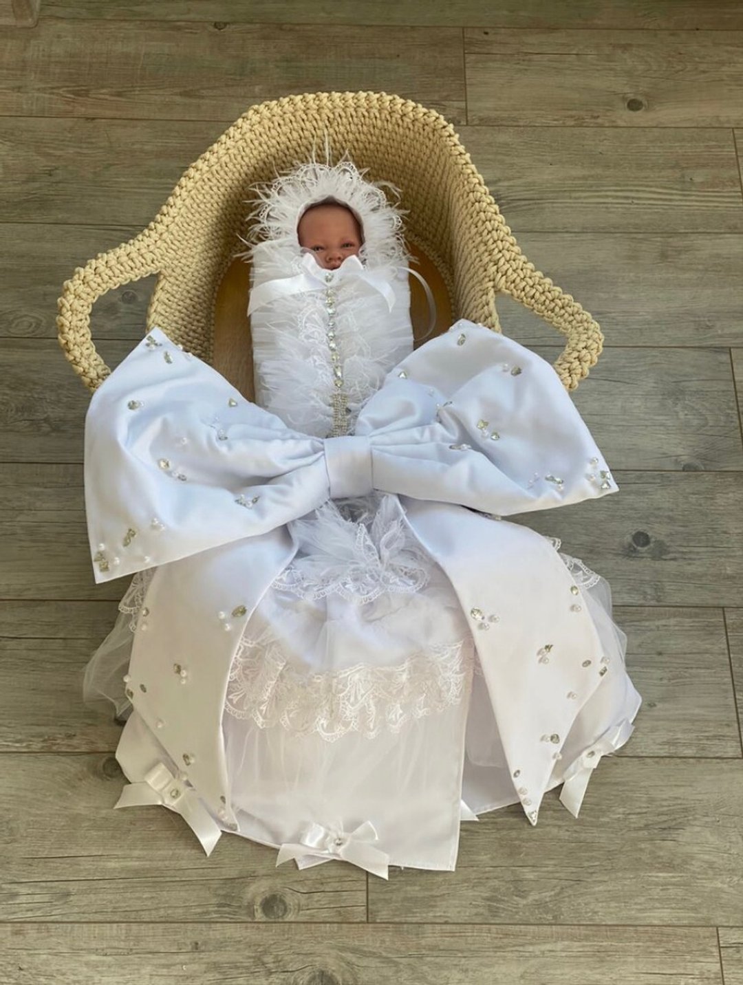 White cocoon with bonnet. Take home cocoon with father, pearls, rhinestones. - 包屁衣/连体衣 - 其他材质 白色