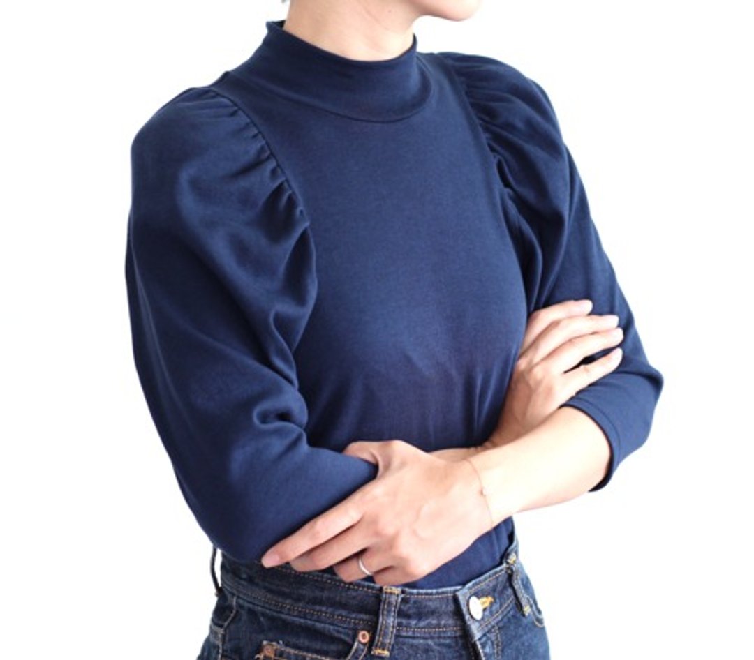 An adult high-neck gathered sleeve T-shirt with a focus on shape [Sizes and colors available] - 女装上衣 - 棉．麻 
