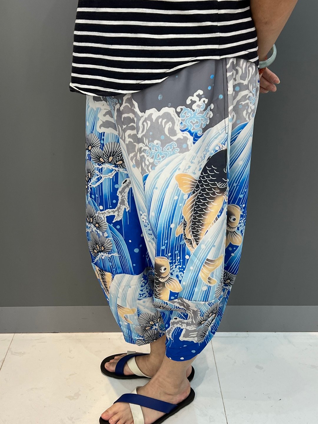 冰感透气形格七分裤 - 女装瑜珈服 - 其他材质 银色