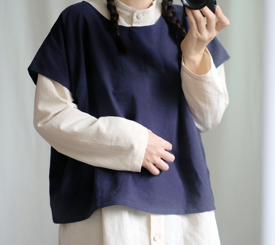宝藏蓝 短版四方背心 - 女装上衣 - 棉．麻 蓝色
